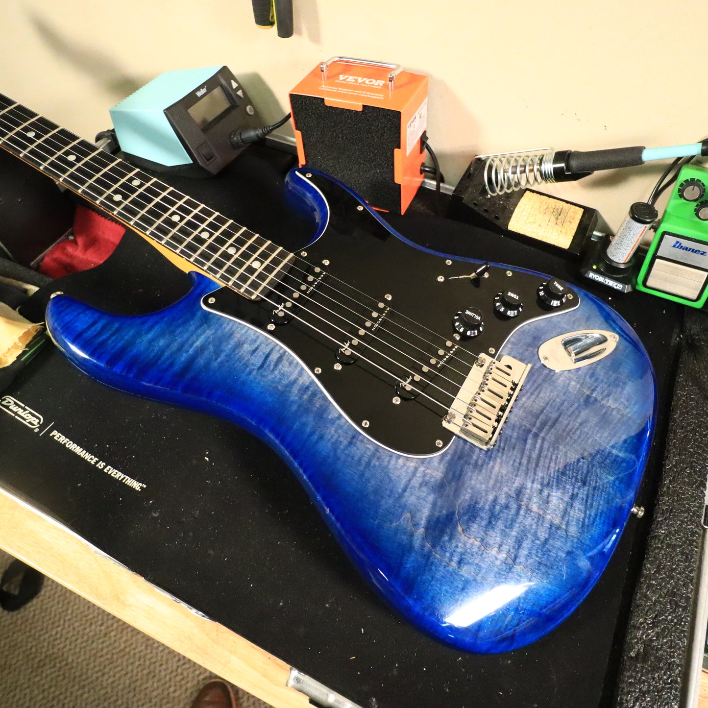Fender American Ultra Stratocaster HSS w/Ebony Fretboard Denim Burst Blue