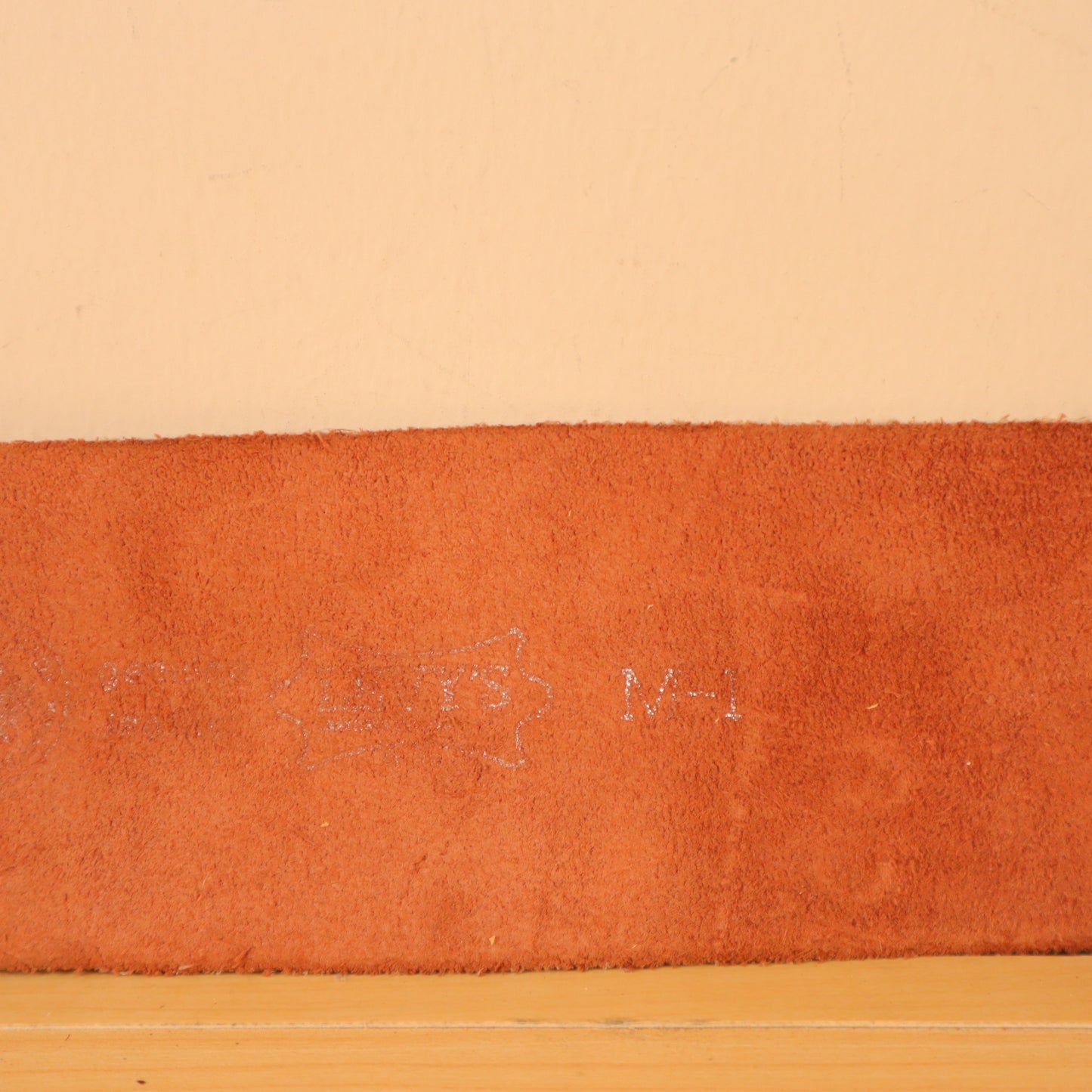 Vintage 1990's Levy's Canada M1 M-1 Leather Guitar Strap Brown