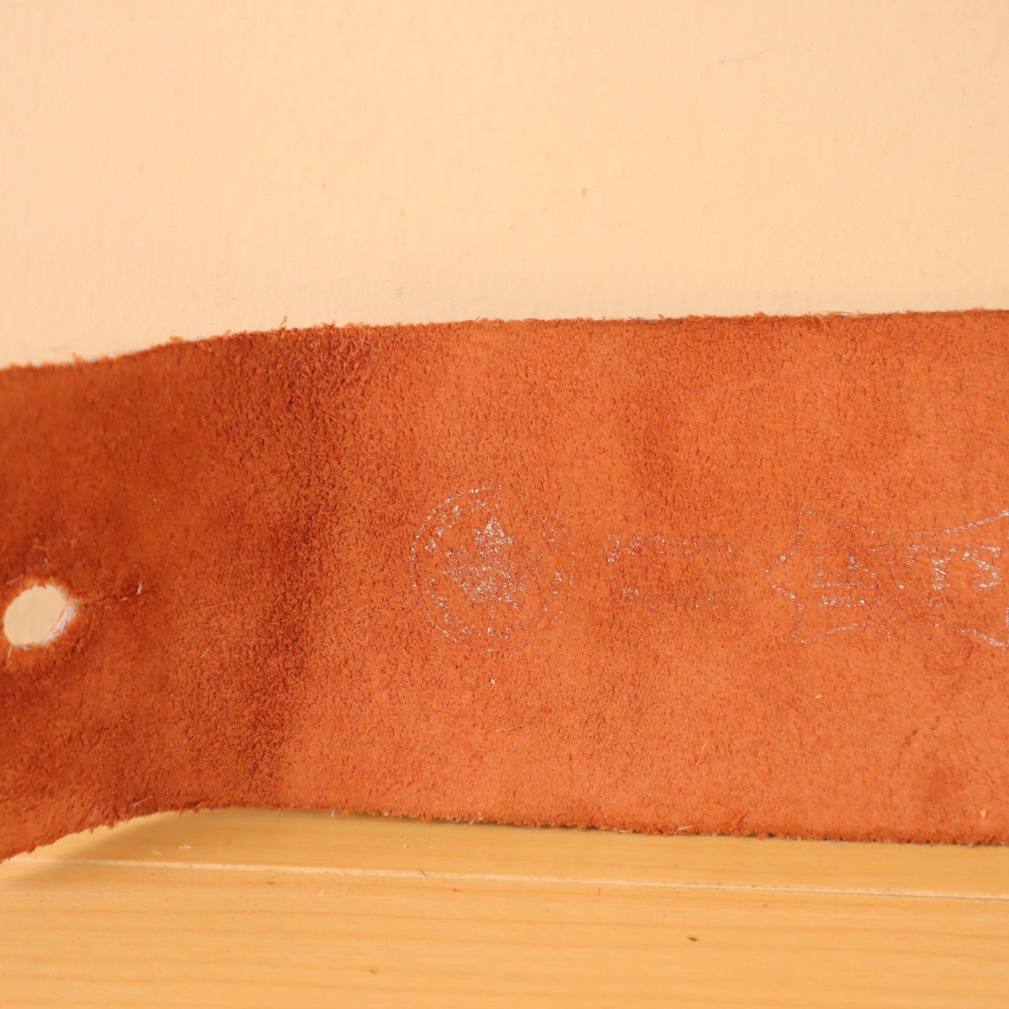 Vintage 1990's Levy's Canada M1 M-1 Leather Guitar Strap Brown