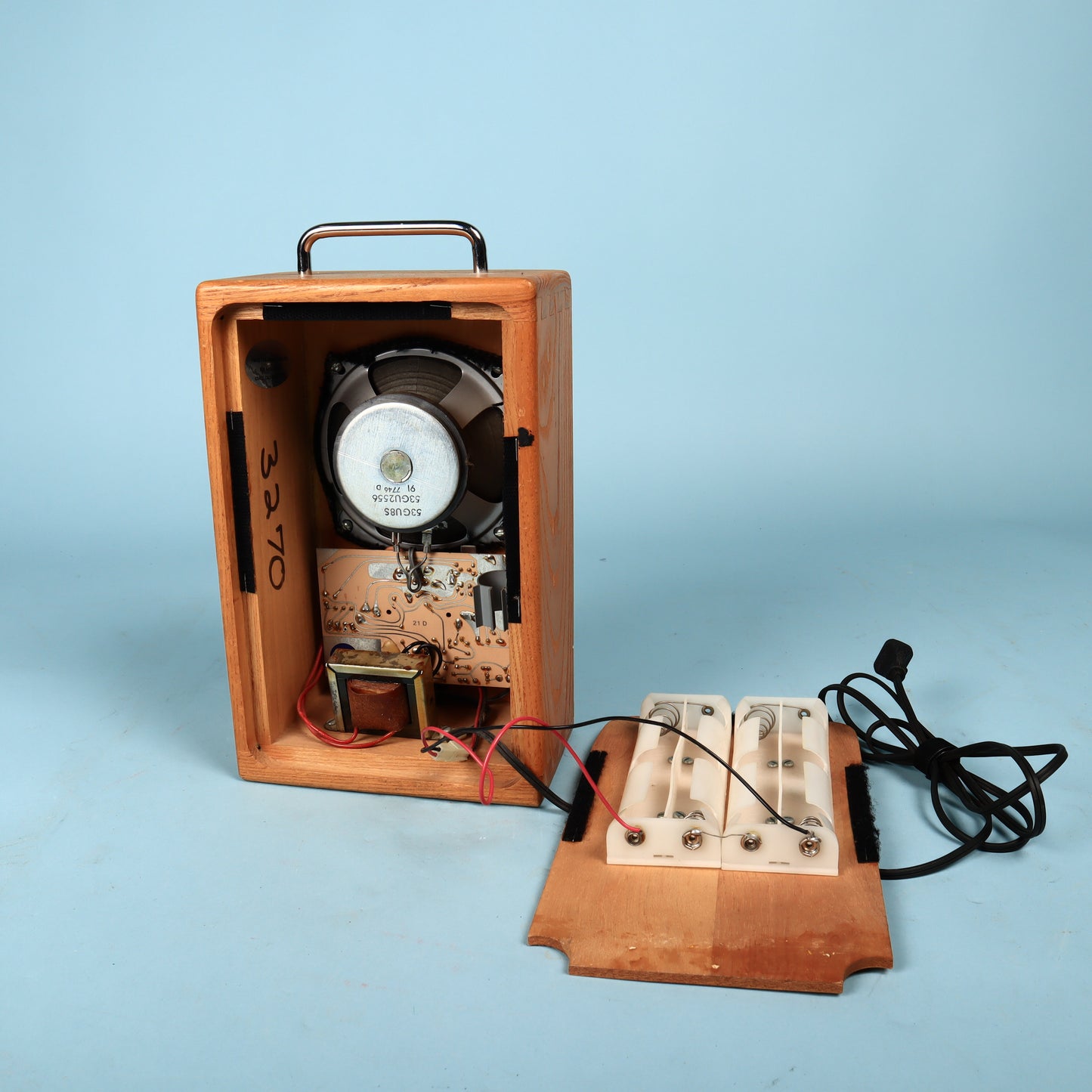1974 Dwarf Portable Guitar Amp Vintage Solid Oak AC & Battery Powered Amplifier
