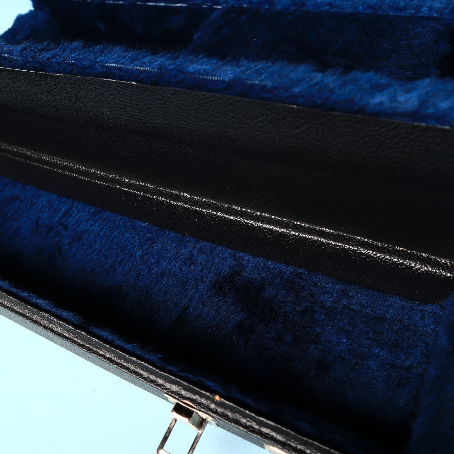 1980s Rickenbacker 620 Hardshell Case Blue Interior