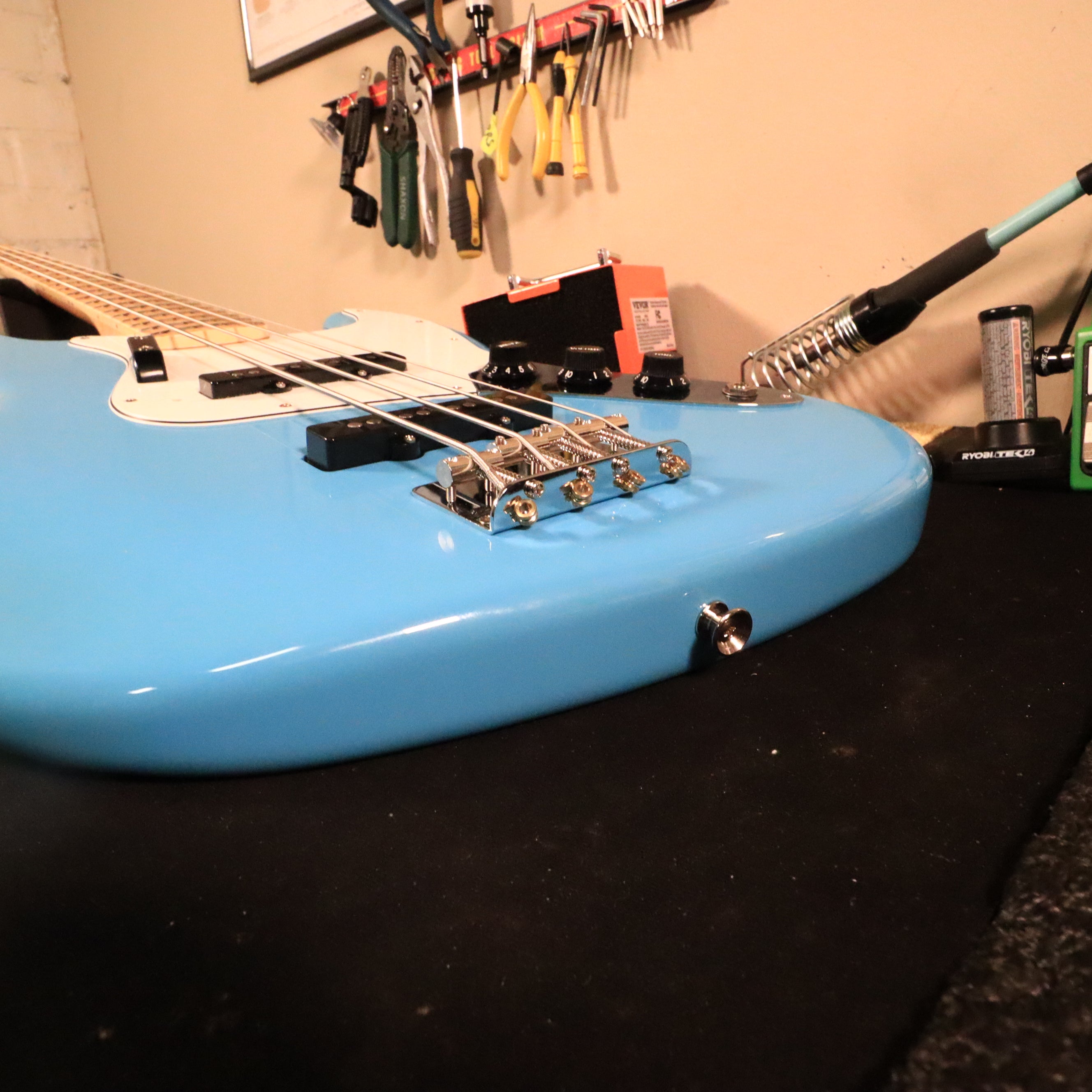 Fender Made in Japan Limited International Color Jazz Bass Maui