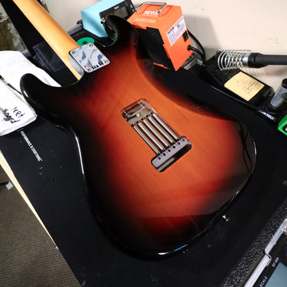 Fender John Mayer Signature Stratocaster Electric Guitar 3-Color Sunburst + OHSC