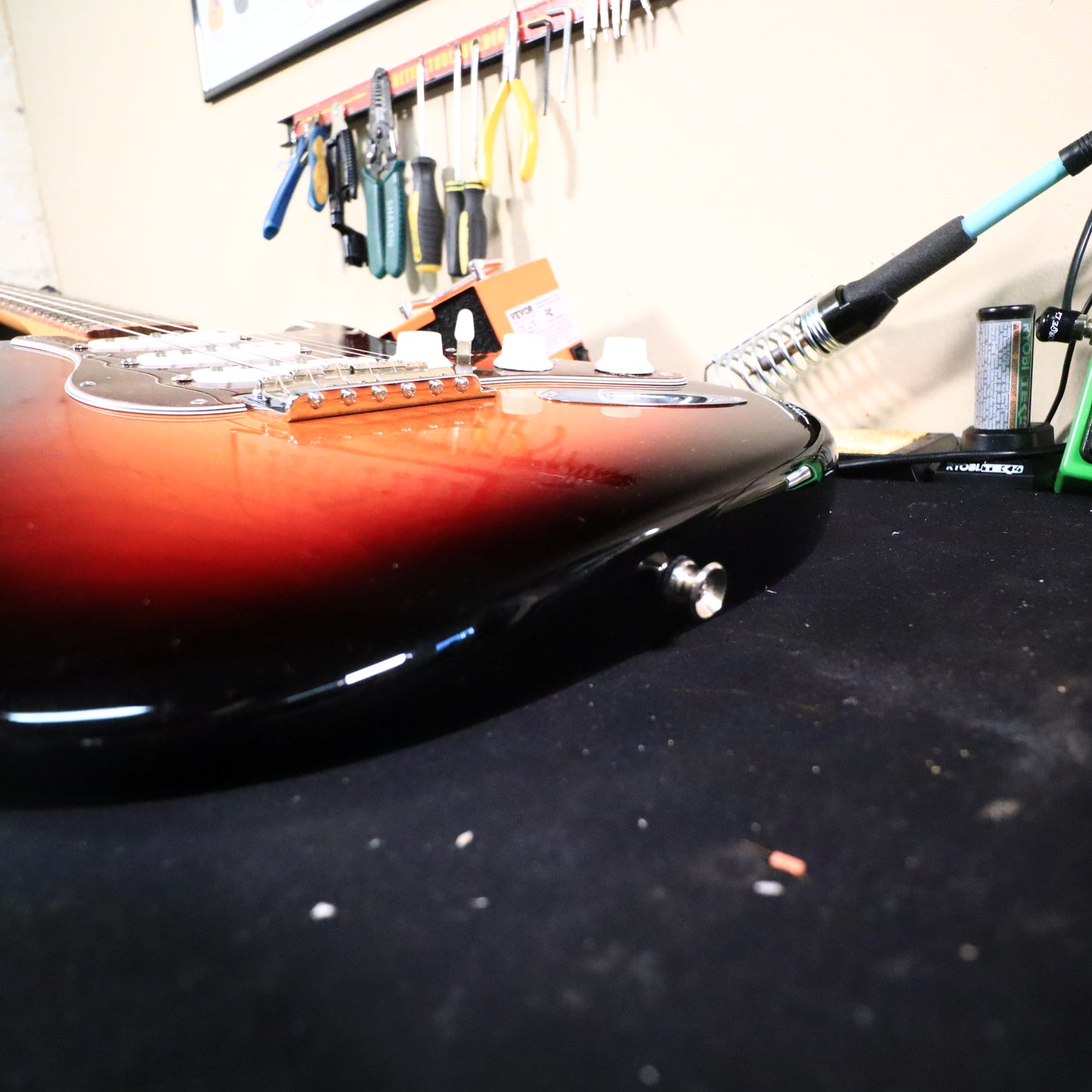 Fender John Mayer Signature Stratocaster Electric Guitar 3-Color Sunburst + OHSC