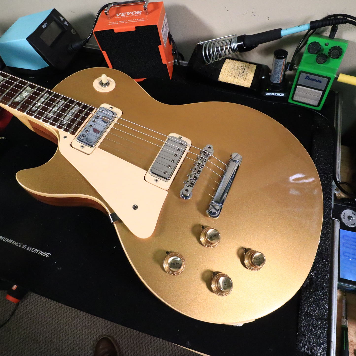 1976 Gibson Left Handed Les Paul Deluxe Lefty Electric Guitar