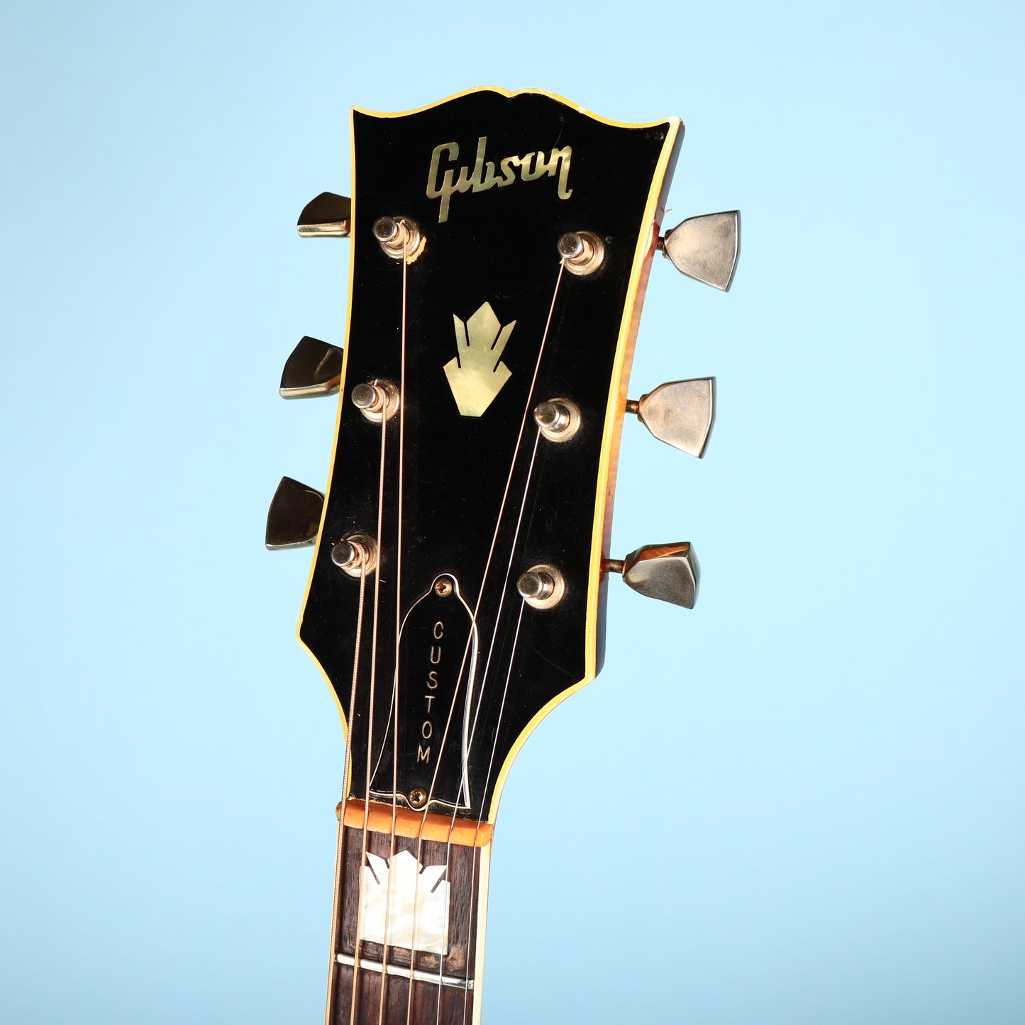 1969 Gibson J-200 (SJ-200) Acoustic – Vintage Sunburst