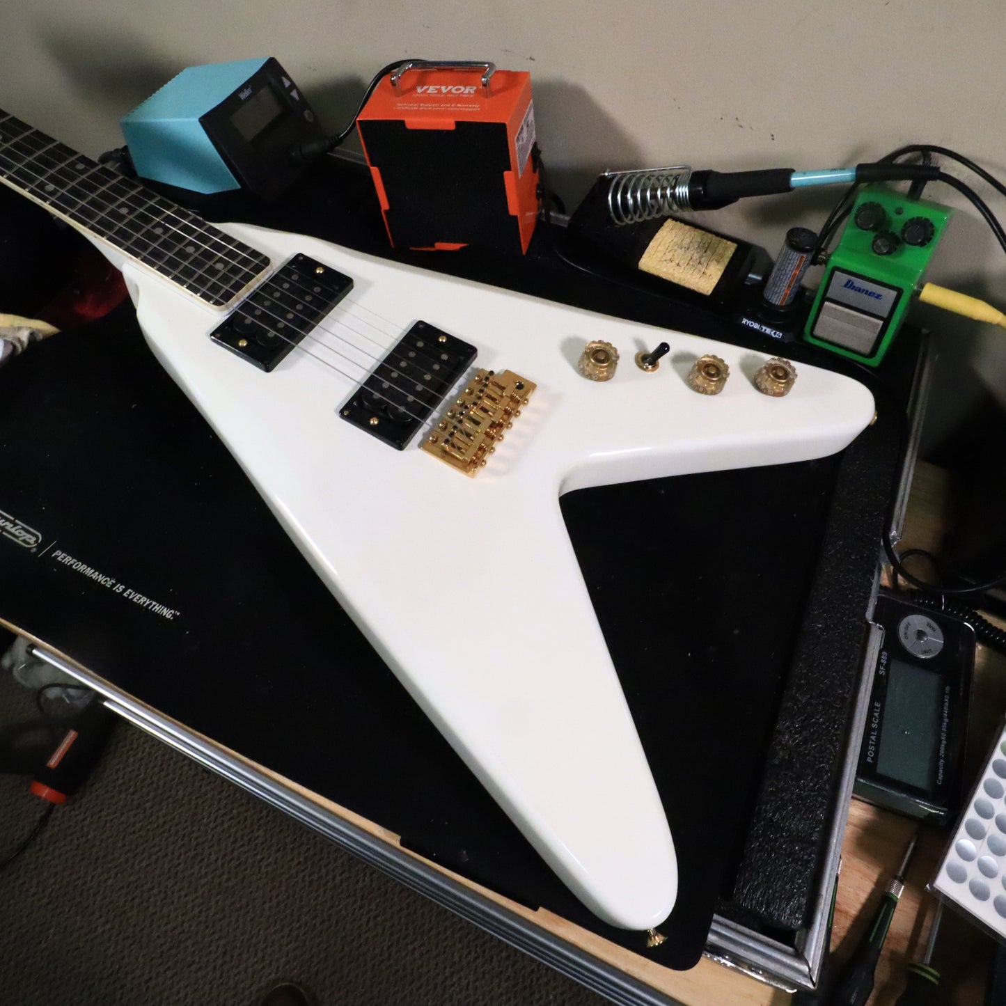 Harmony Flying V White NOS V666GT Electric Guitar  *Excellent Cond*