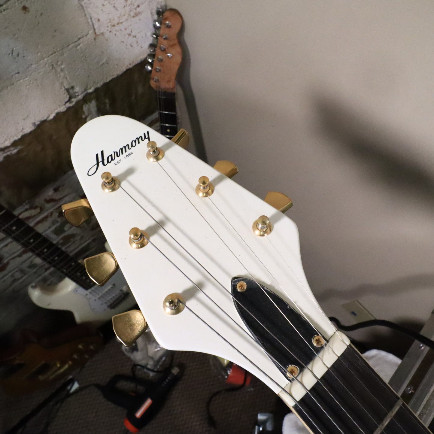 Harmony Flying V White NOS V666GT Electric Guitar  *Excellent Cond*