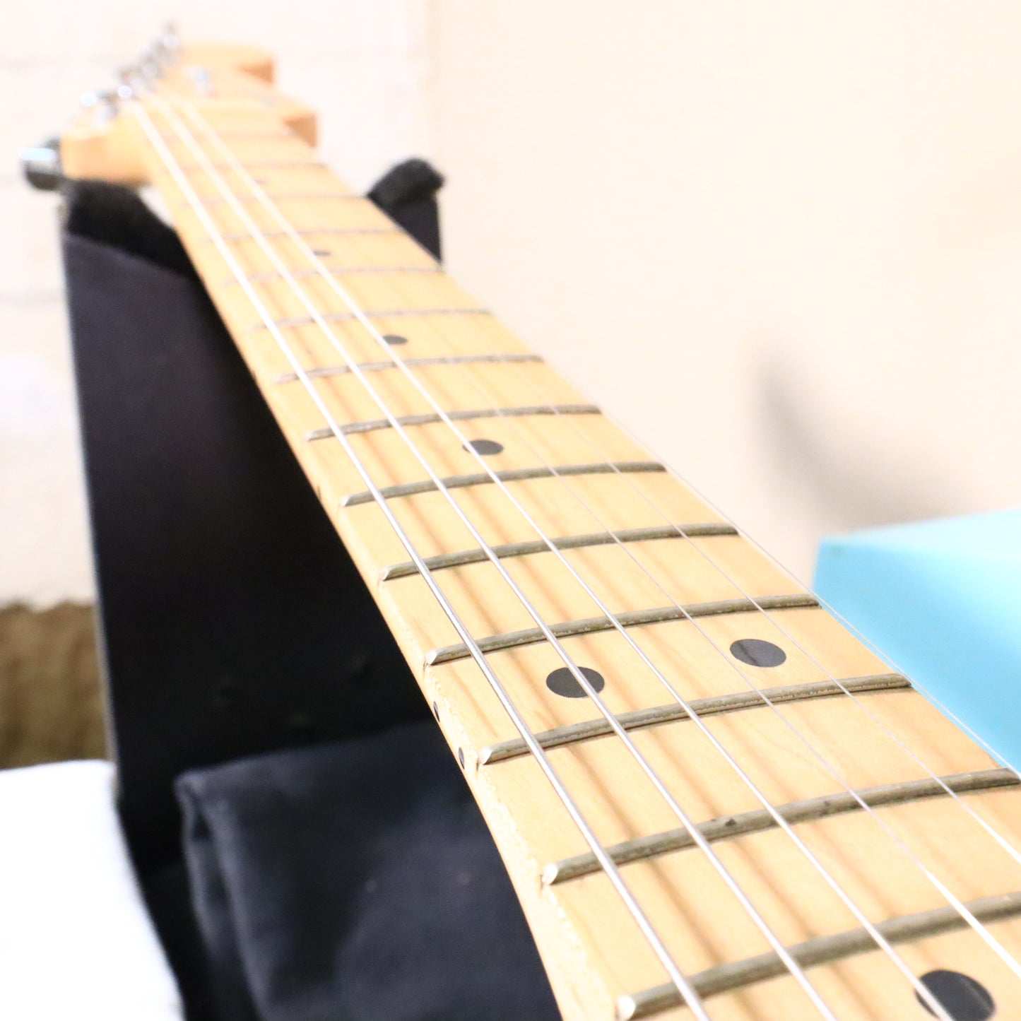 2004 Fender Stratocaster Standard Sunburst Mexico MIM Electric Guitar