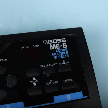 Boss ME-6 multi-effects unit display panel and parameter buttons