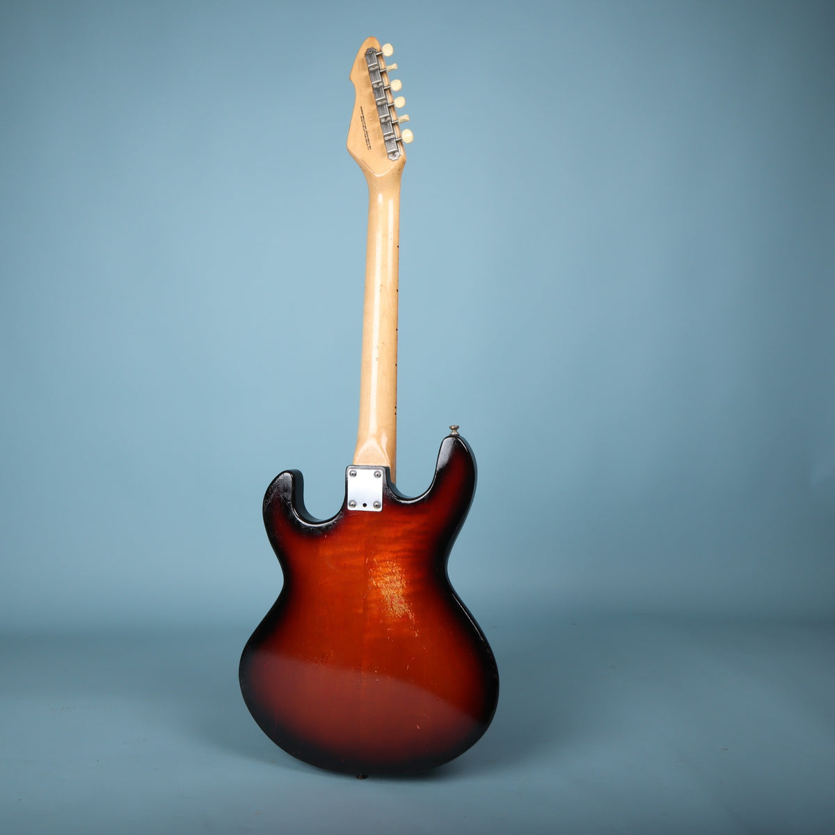Full rear view of the entire Peavey T-15 electric guitar.