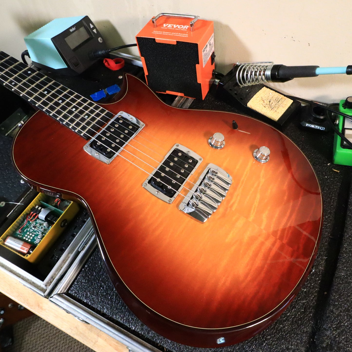 2007 Taylor SolidBody SB-1 SB1 Electric Guitar Sunburst
