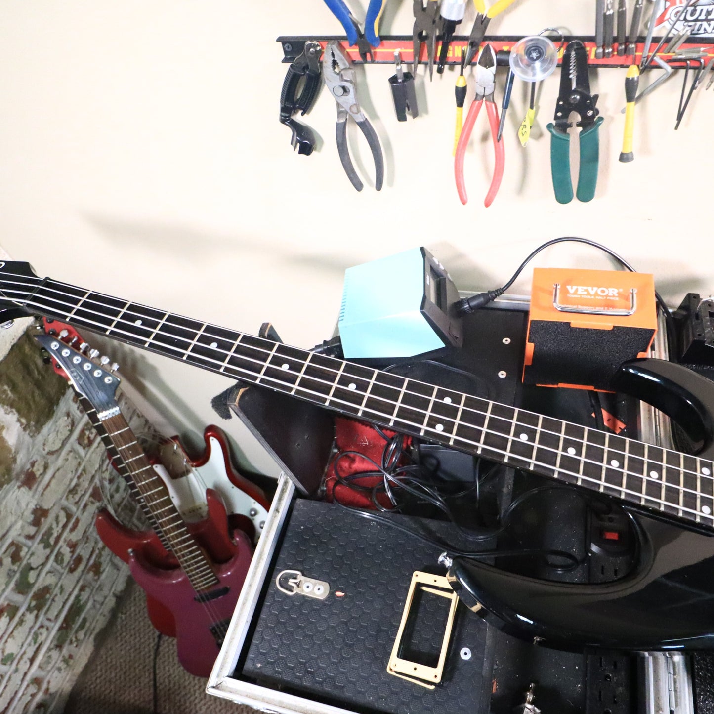 1996 Carvin LB70 Neck-Through Active Bass Black