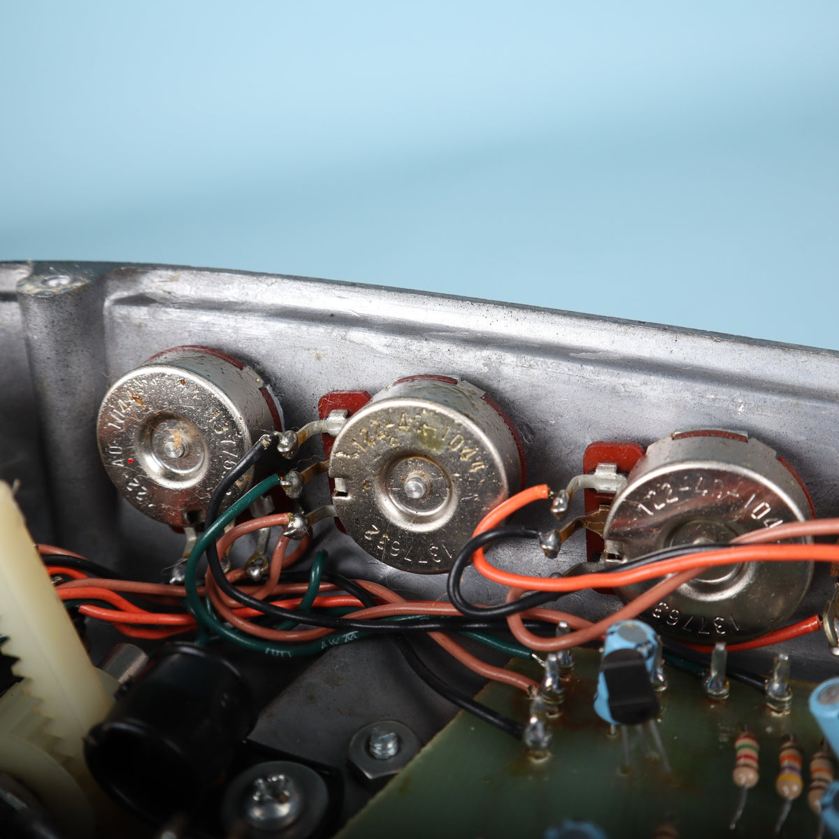 Close-up of internal CTS potentiometers with 1976 date codes 1377632