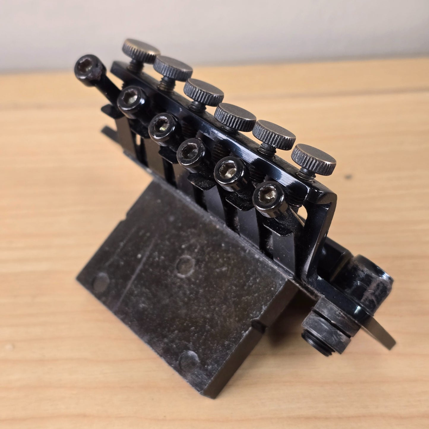 Vintage Licensed Floyd Rose Double-Locking Tremolo Bridge Black