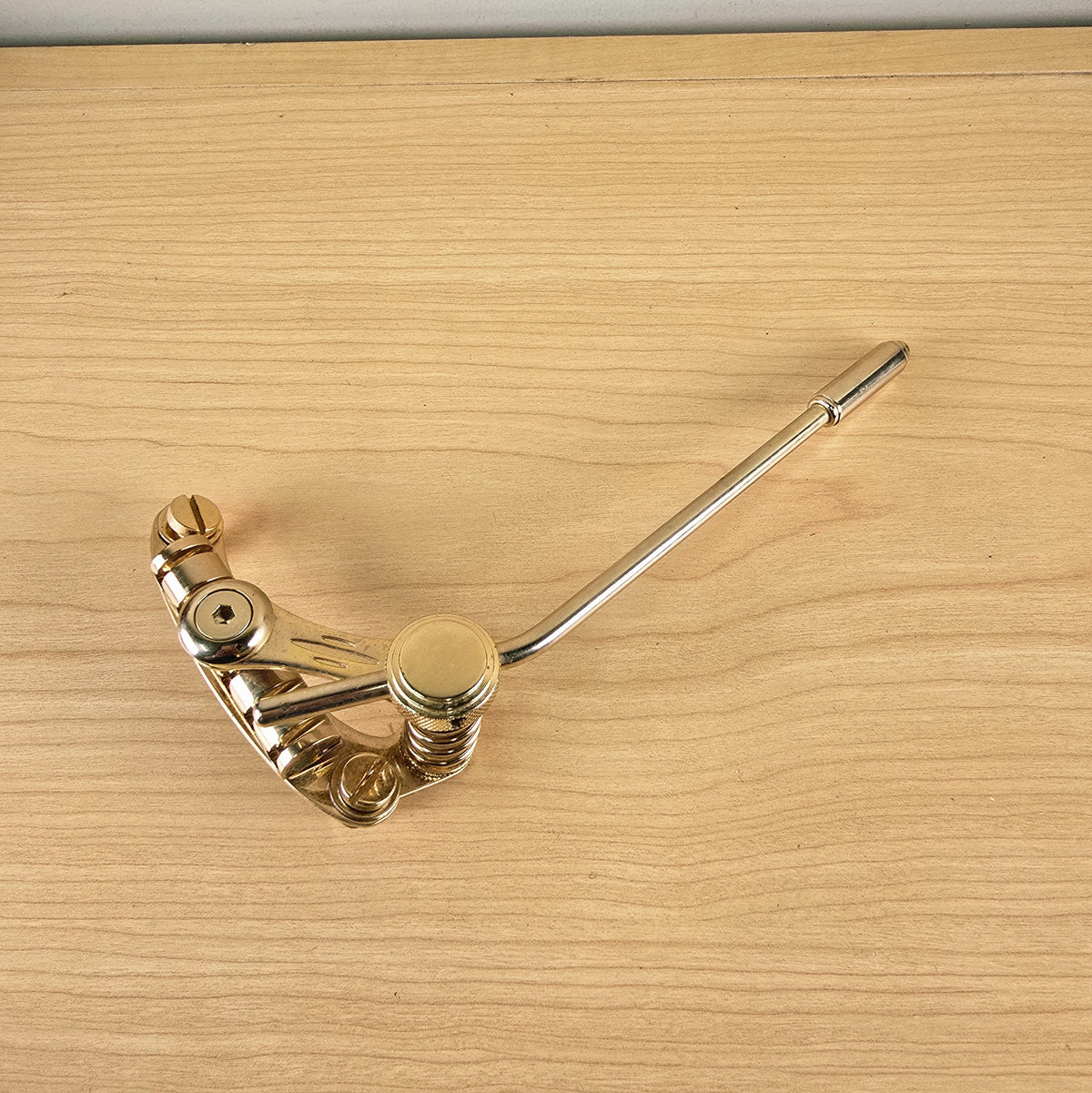 Overhead view of Duesenberg Les Trem II tailpiece and arm assembly
