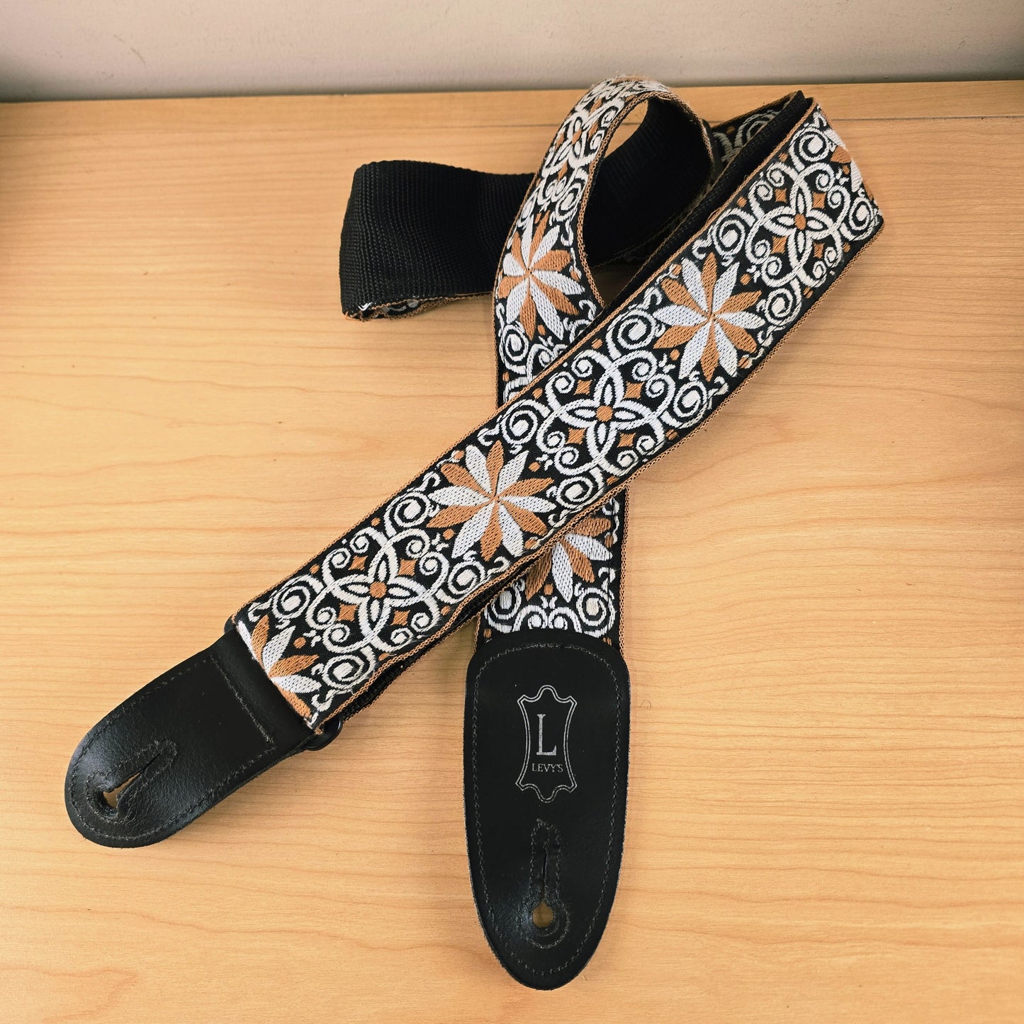 Levy's Leathers M8HT-13 2" Jacquard Woven Guitar Strap Black White Gold Floral
