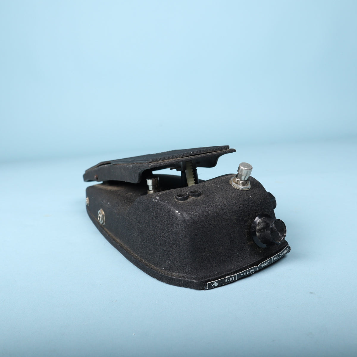 Front end view of Foxx pedal showing the five-position rotary voicing selector switch