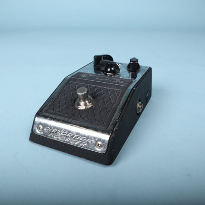 Perspective view of the rubber tread switch area and control knobs
