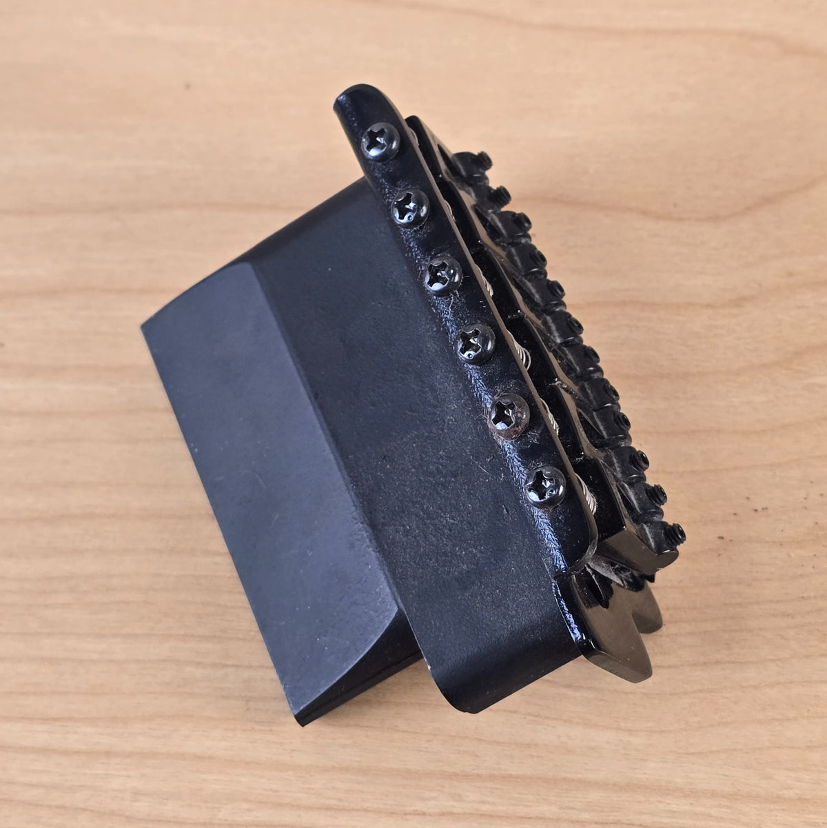 Puente de trémolo para guitarra eléctrica de 6 selletas, hecho en Japón - Negro