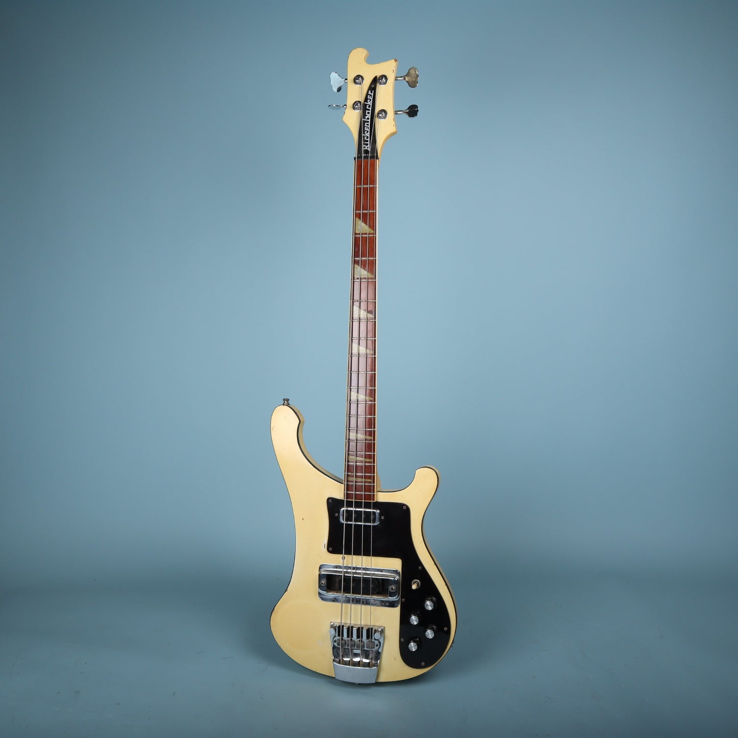 Rickenbacker 4001 Bass Guitar White 1974 Road Worn
