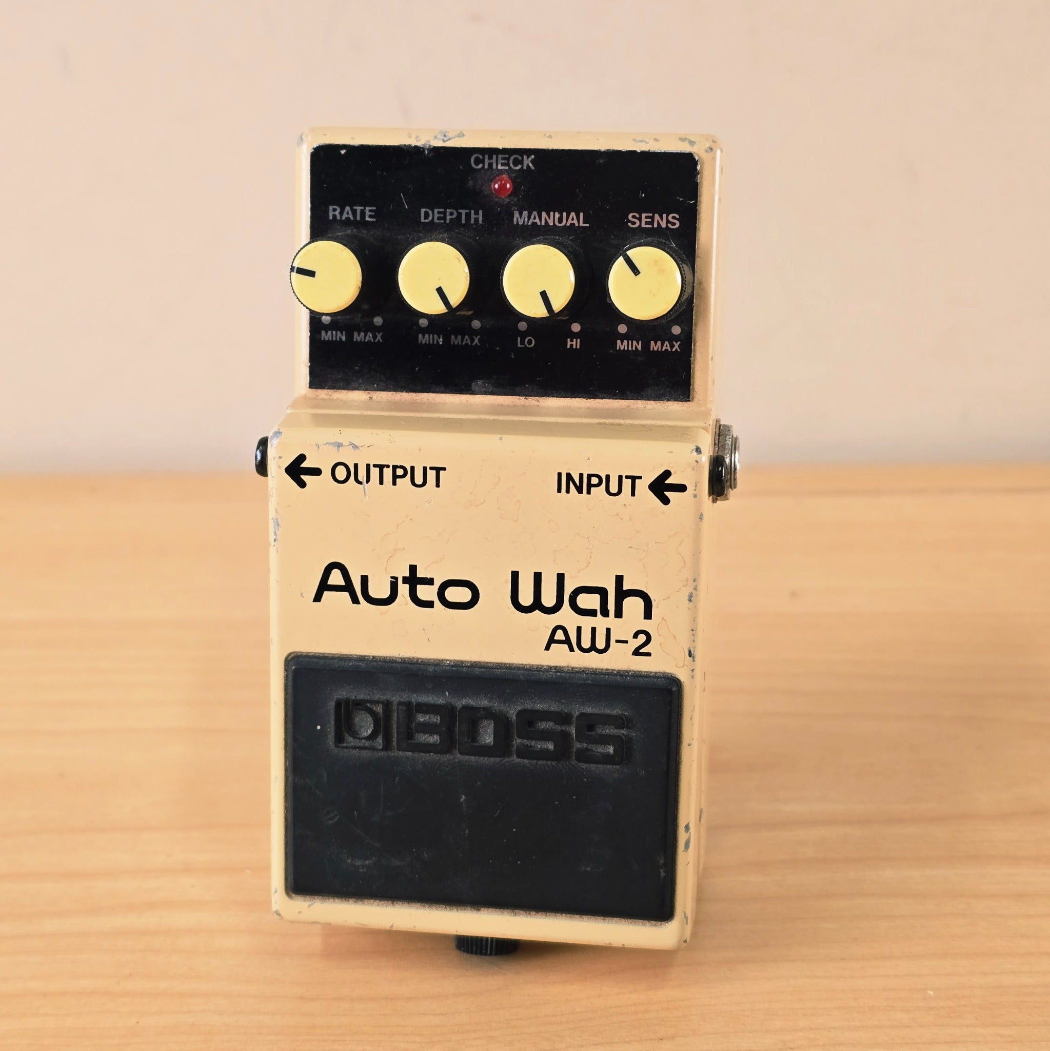 Boss AW2 Auto Wah Pedal (1992) - Vintage Guitar Effects – GuitarFinds