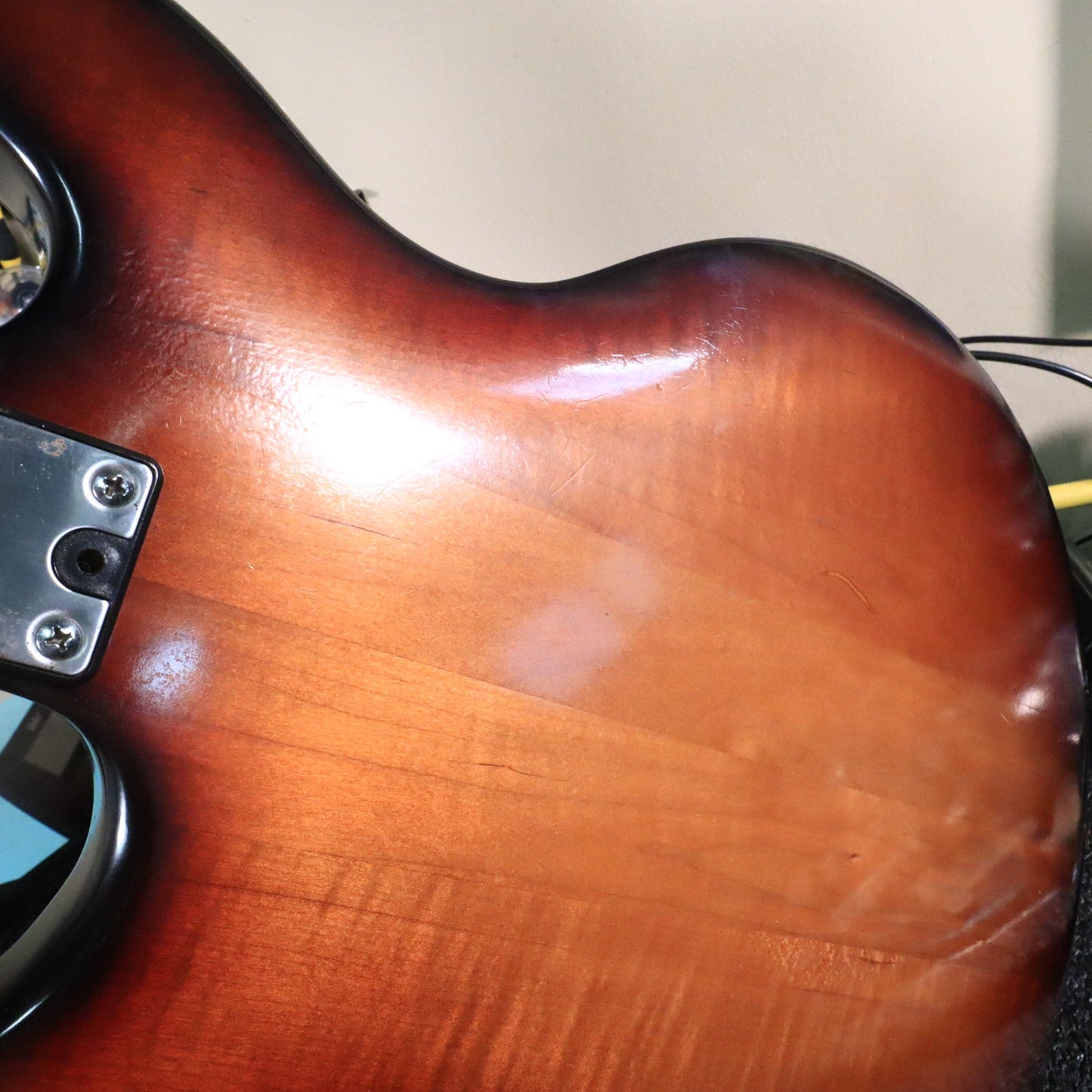 1982 Peavey T-25 Electric Guitar Sunburst Maple Neck USA