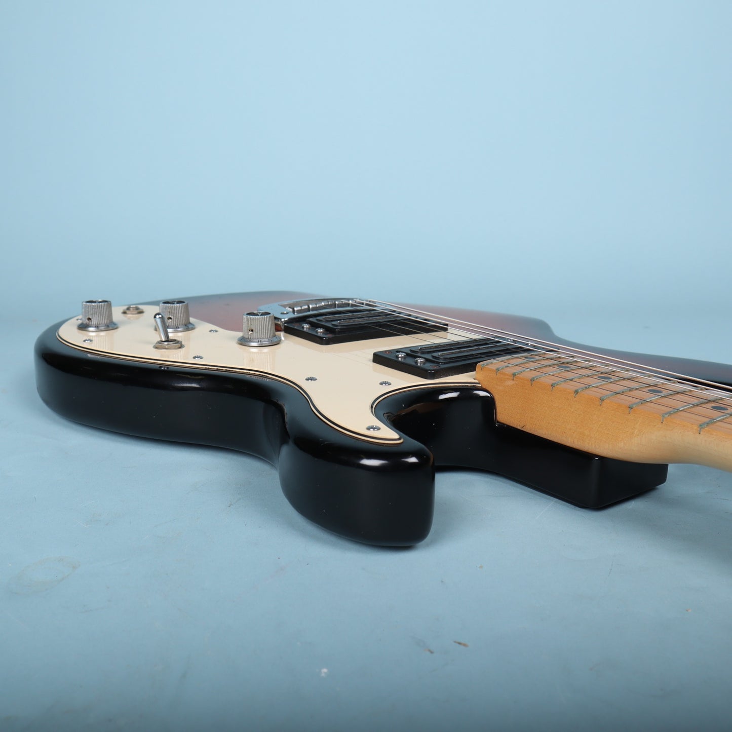 1982 Peavey T-25 Electric Guitar Sunburst Maple Neck USA