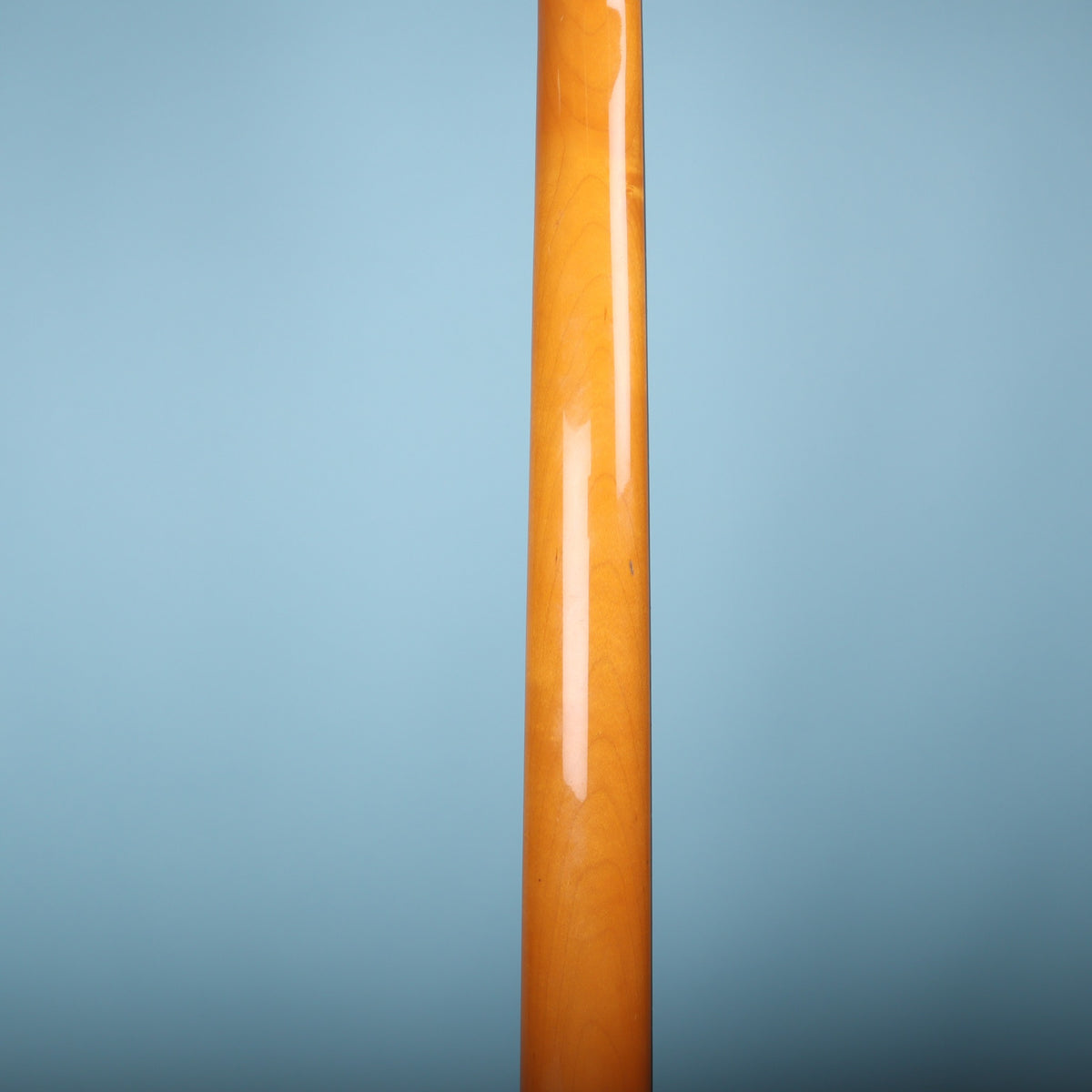 Rear view of the smooth maple neck profile.