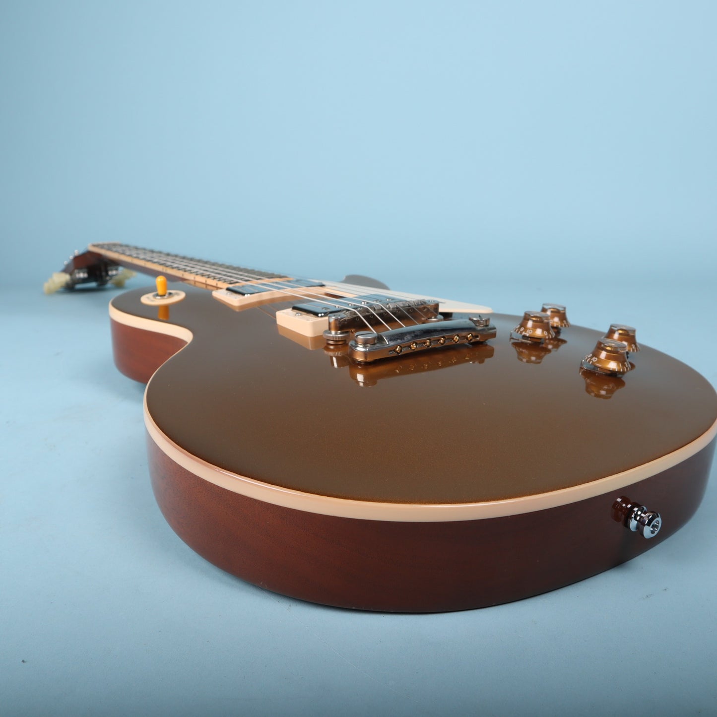 2019 Gibson Les Paul Standard Goldtop Electric Guitar