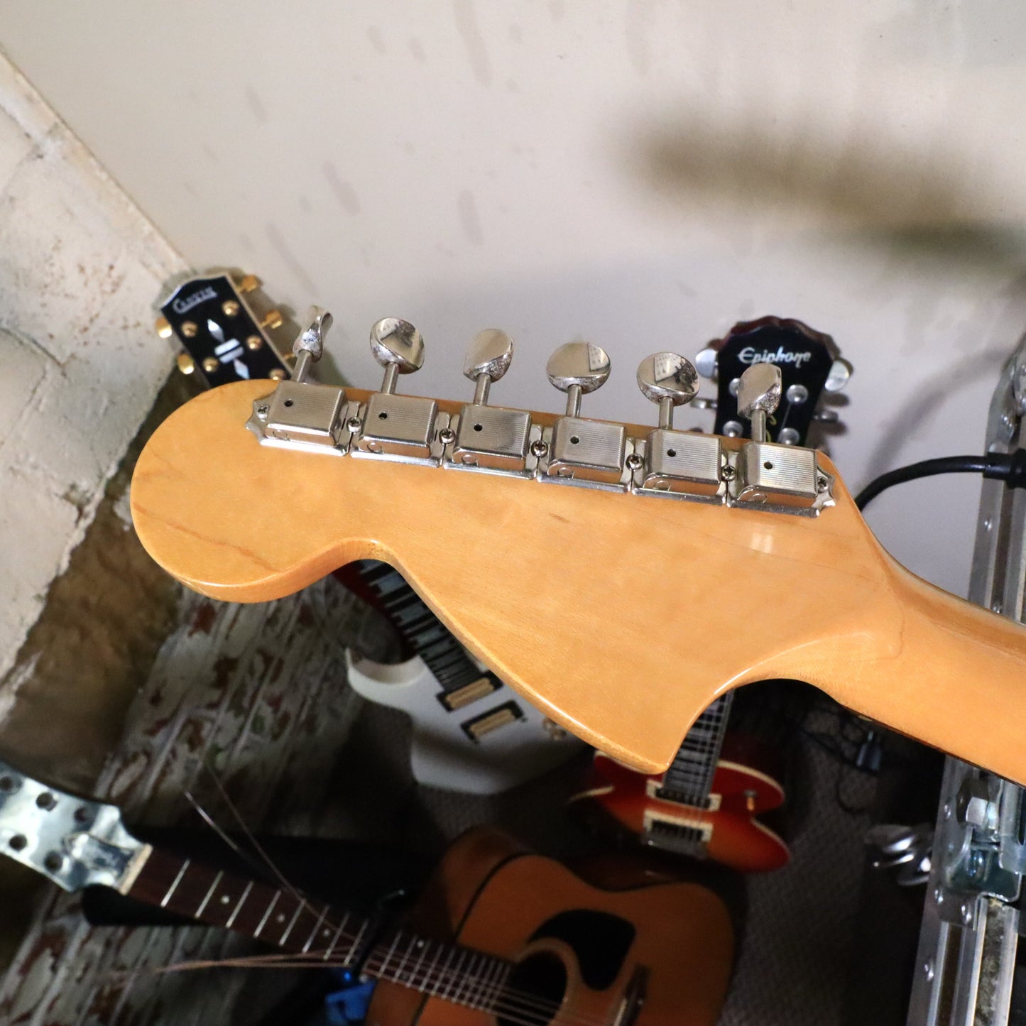 2012 Fender Japan Custom Order Mustang 2-Tone Sunburst w/ Factory Bigsby B5