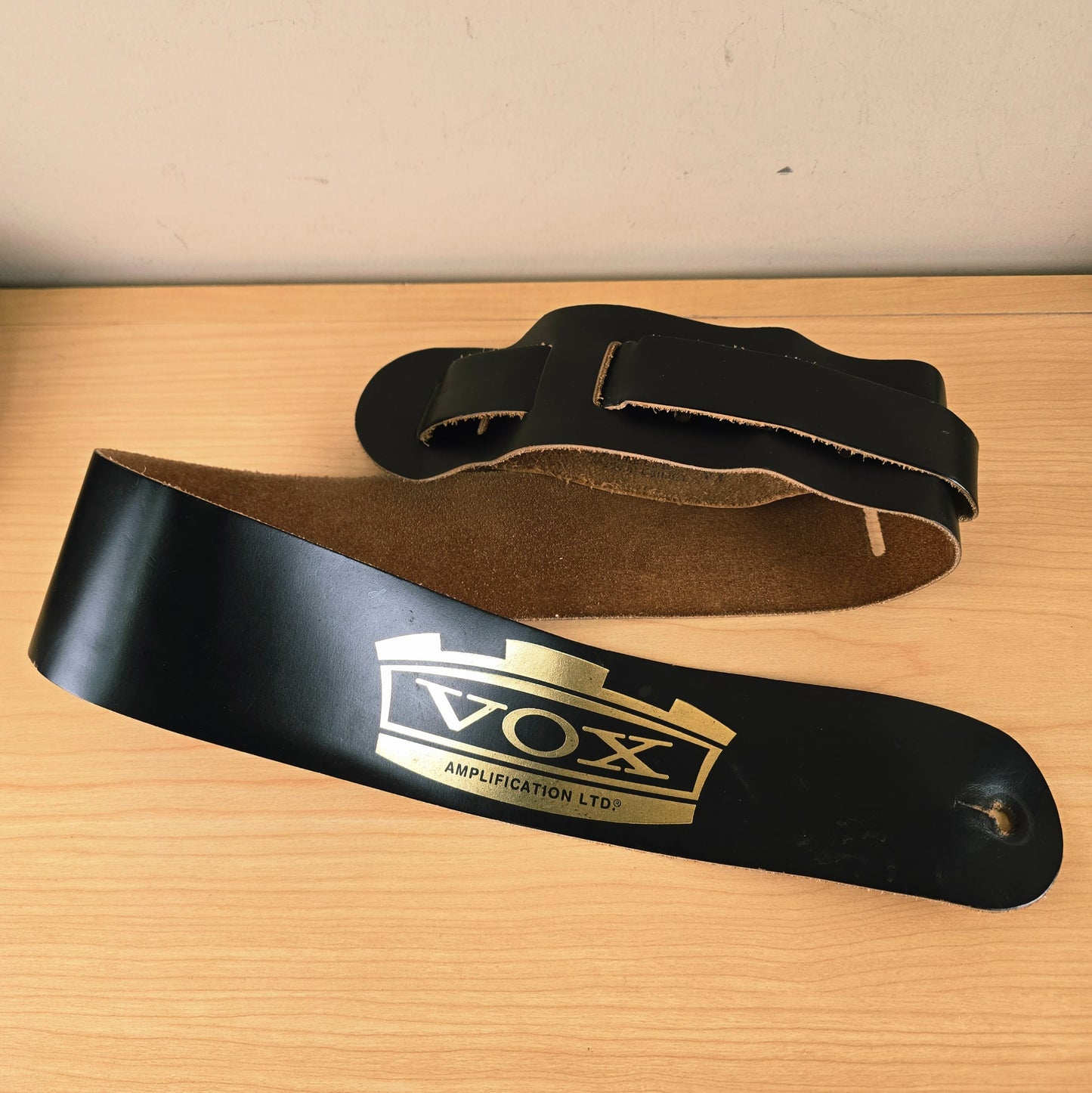 Vox Amplification Genuine Leather Guitar Strap Made in Canada by Levy's