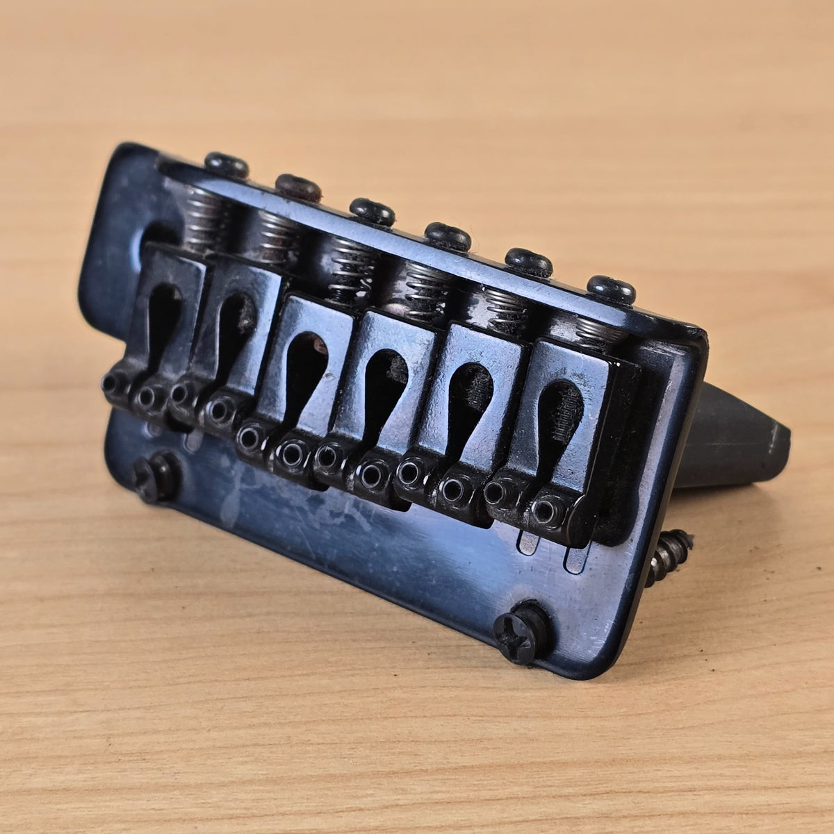 Puente de trémolo para guitarra eléctrica de 6 selletas, hecho en Japón - Negro
