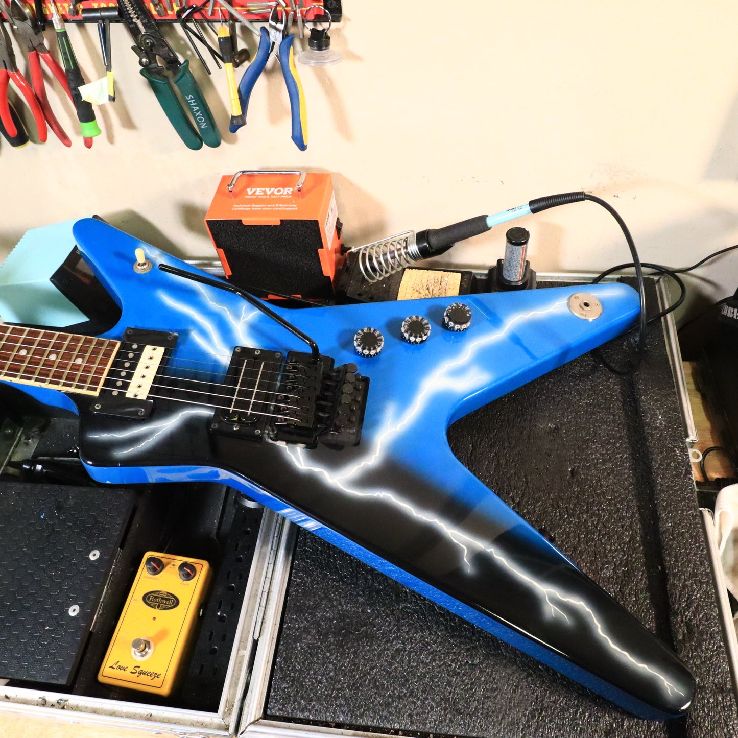 2006 Dean ML Dimebag From Hell Electric Guitar Lightning-Bolt