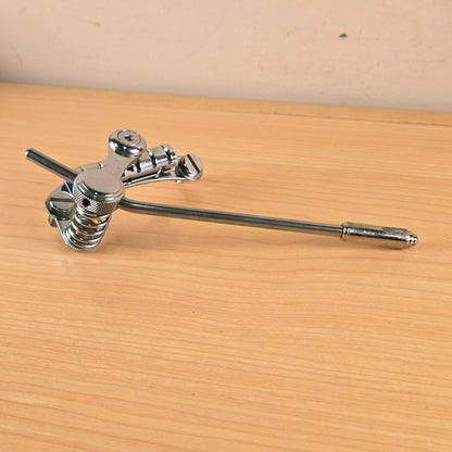 Side profile of the Duesenberg Les Trem II showing the tension spring and tremolo arm.