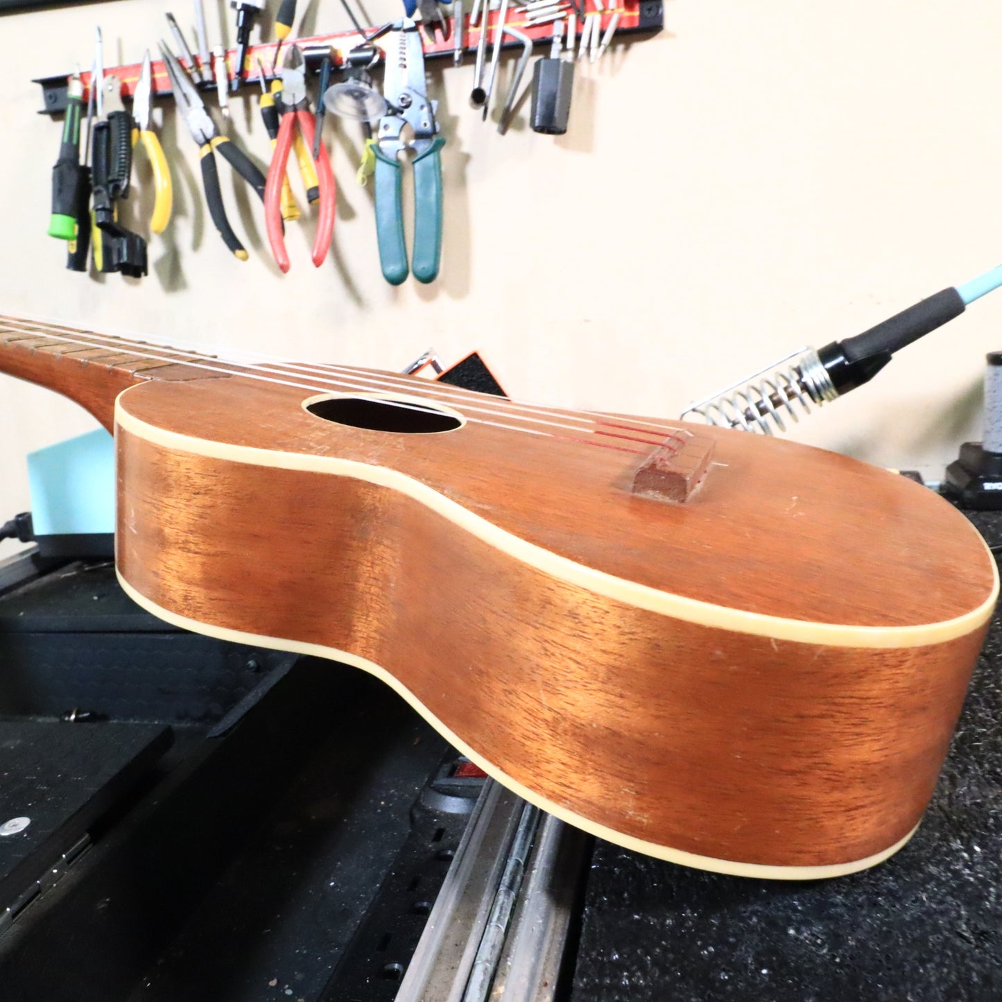 Vintage Harmony soprano ukulele Made In Chicago, US Mahogany 12 Fret