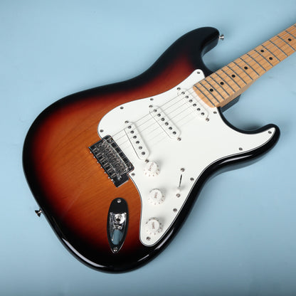 2021 Fender Player Stratocaster Maple Neck - 3-Tone Sunburst MIM