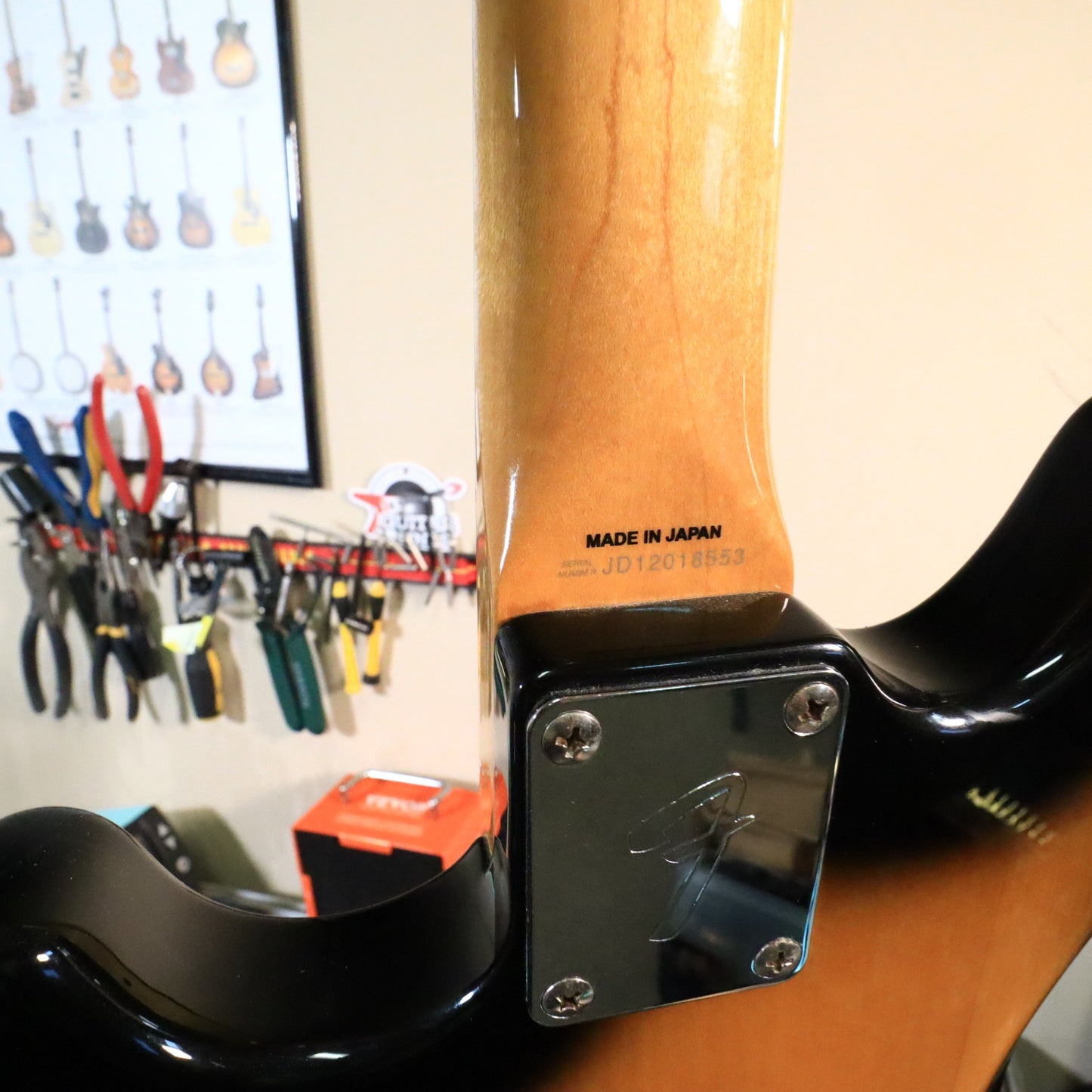 2012 Fender Japan Custom Order Mustang 2-Tone Sunburst w/ Factory Bigsby B5