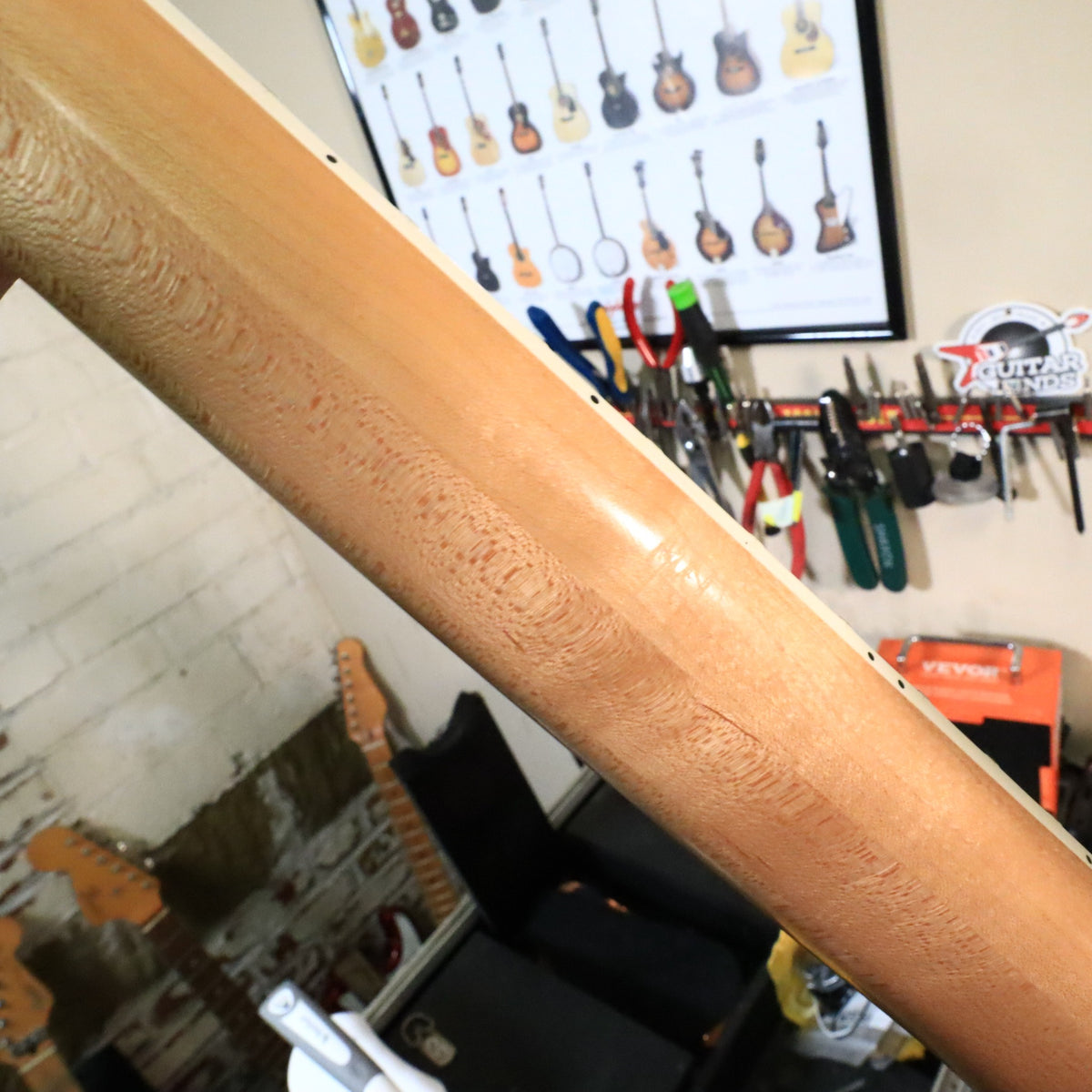 Closeup view of back of maple neck profile