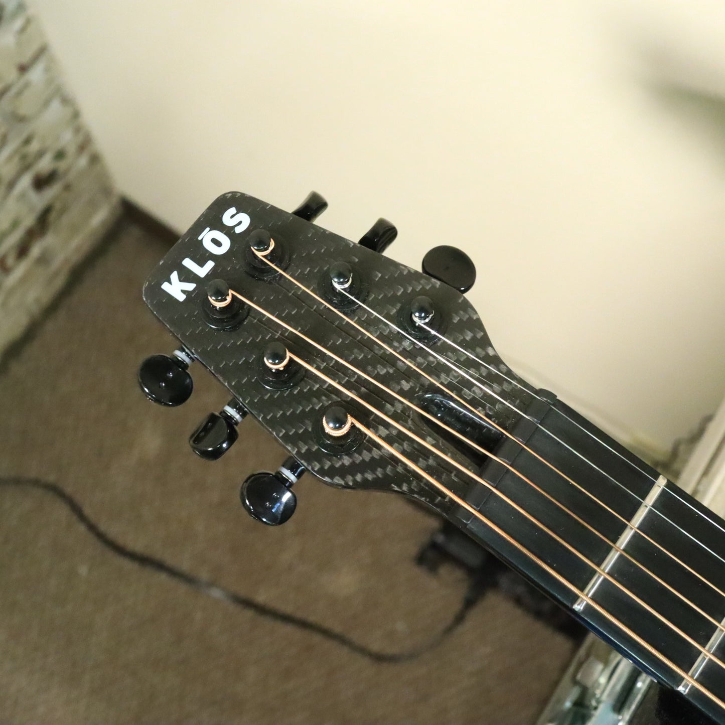 KLŌS Carbon Fiber Travel Acoustic Guitar