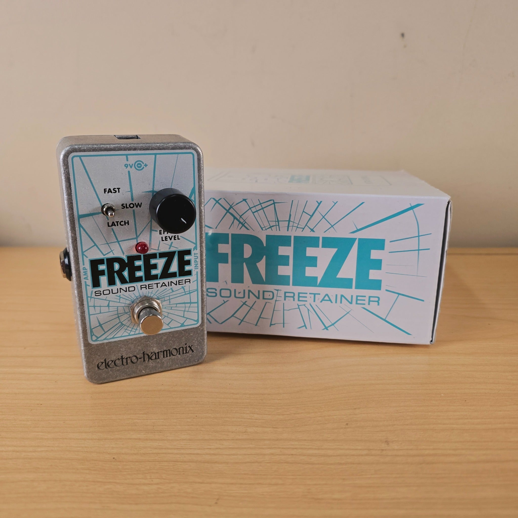 Electro-Harmonix Freeze Sound Retainer Pedal – GuitarFinds