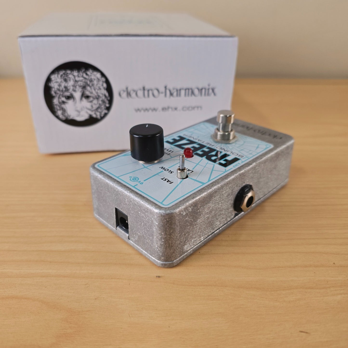 Electro-Harmonix Freeze Sound Retainer Pedal