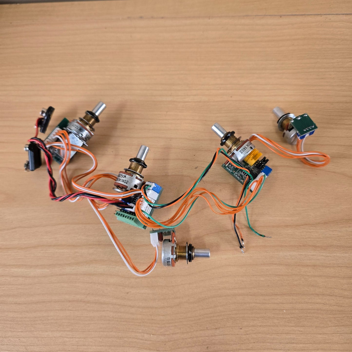 Mike Pope Onboard 5 Knob Bass Preamp Harness Flex Core