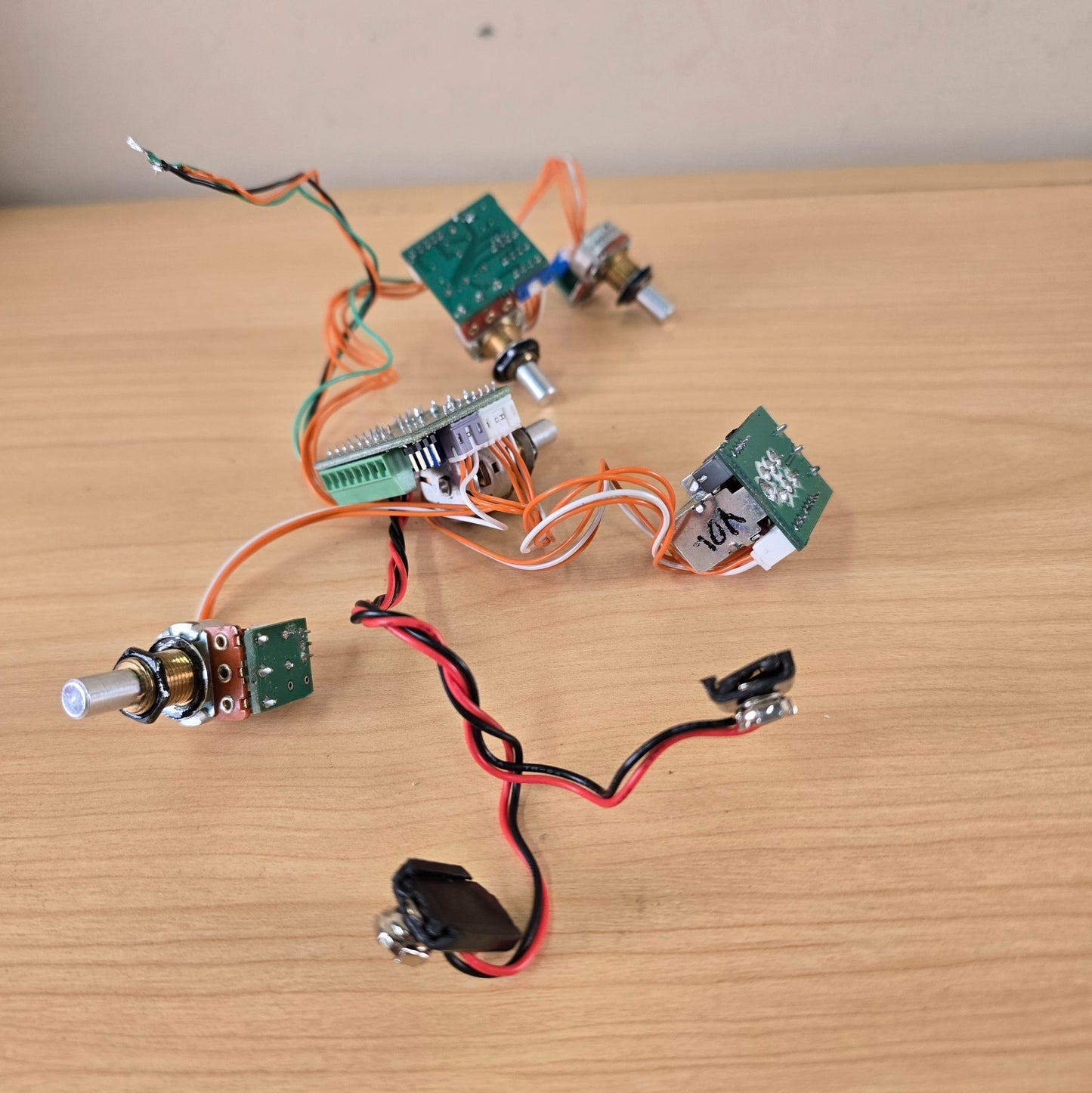 Mike Pope Onboard 5 Knob Bass Preamp Harness Flex Core